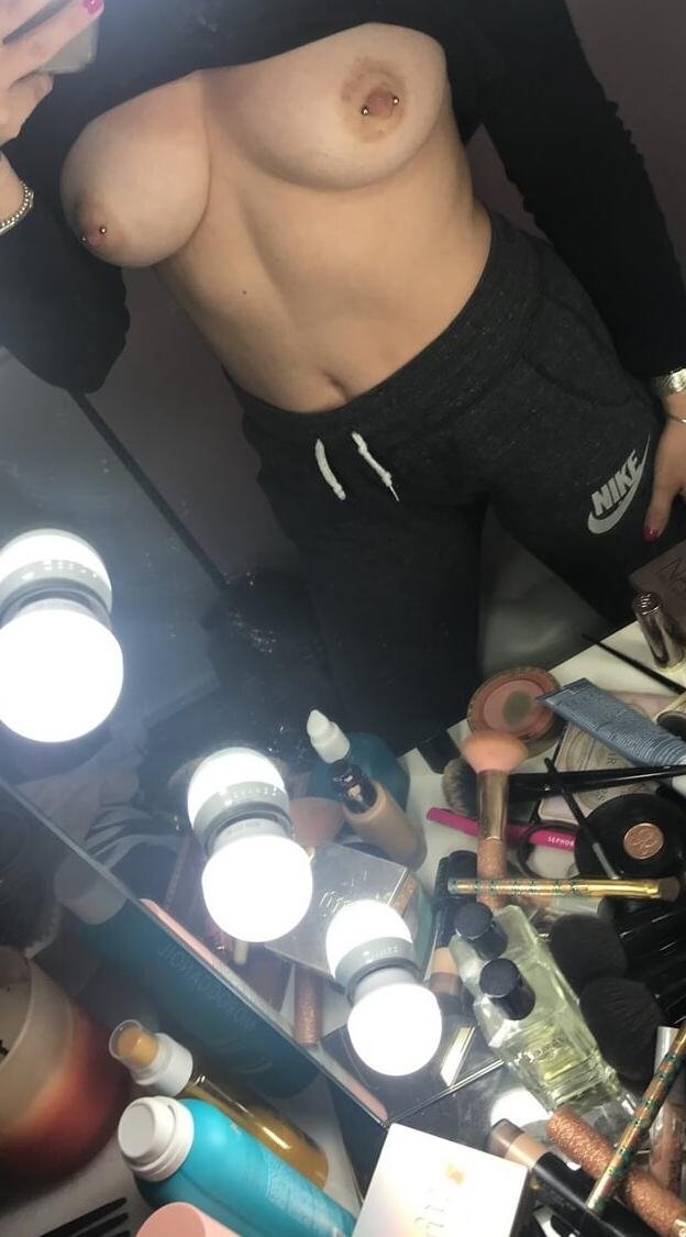 JessikaSkinsky aus Basel-Landschaft,Schweiz